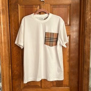 Brand new Burberry tee shirt ❤️